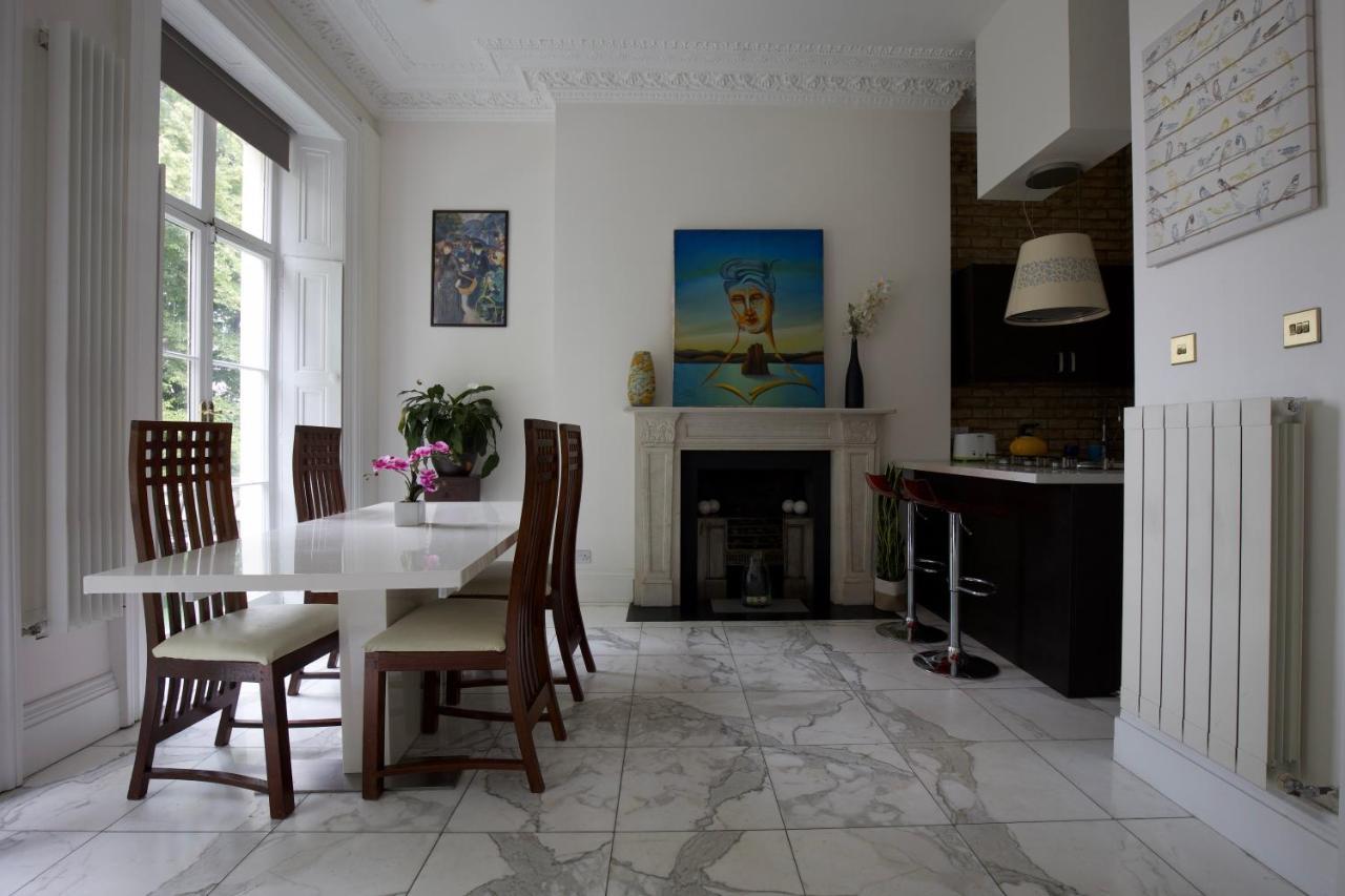 Large 2 Beds Flat Overlooking Clapham Common Park * Londen
